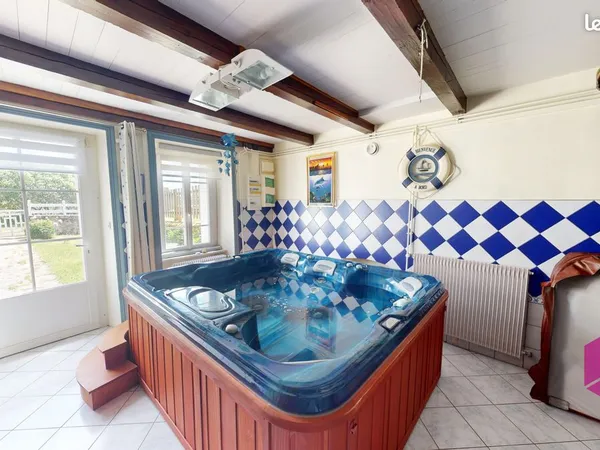 Maison 10 pièces 270 m²