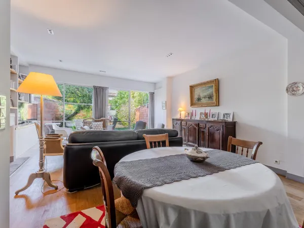 Vends maison bourgeoise avec jardin