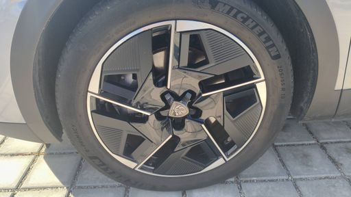 Peugeot 408 1.6 THP 225 Hybrid e-EAT8 - 408 – 2023 – 15164 km – Hybride rechargeable – Boîte Automatique — photo 9