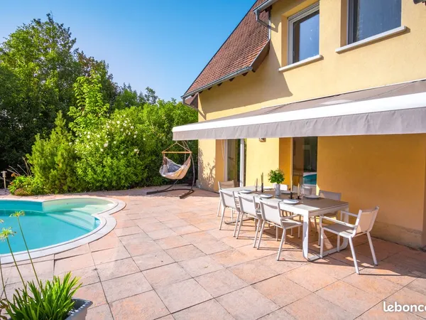 Rare à Offendorf - Magnifique maison familiale de 225 m² avec piscine, 5 chambres et deux garages