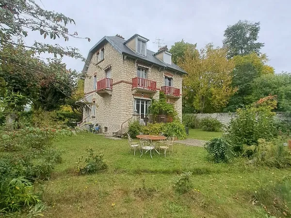 Fontainebleau centre ville, demeure familiale.