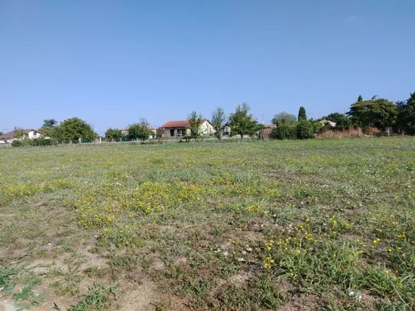 Terrain 798 m²