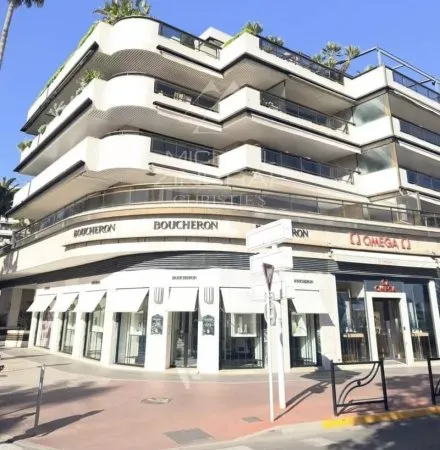 Place de stationnement - GRAY D'ALBION