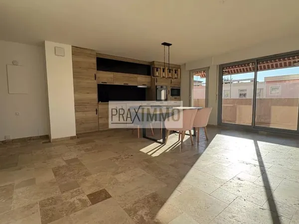 Appartement 3 pièces rénové - Entre centre-ville et plages de Fréjus
