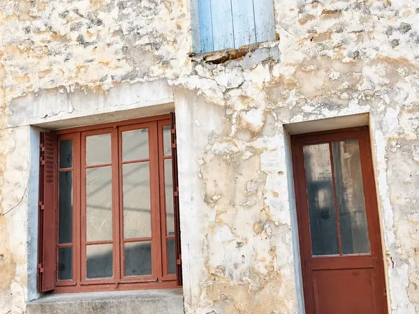 MAISON DE VILLAGE AVEC JARDIN