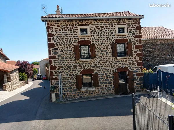 Location meublee longue duree cayres 43510