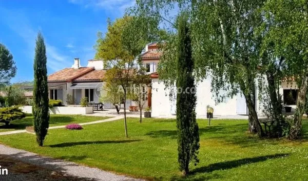 Villa 5 pièces 197 m²