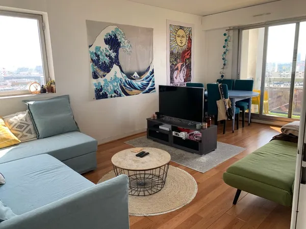 Chambre dispo dans colocation pour 2 filles Clichy