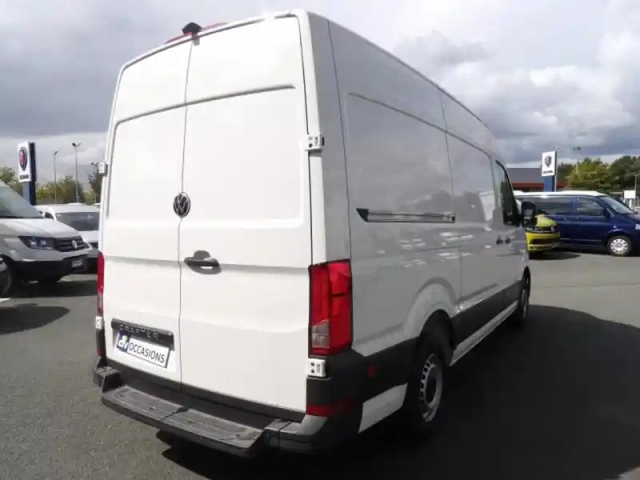Volkswagen Crafter fg 30 l3h3 2.0 tdi 140ch business traction — photo 6