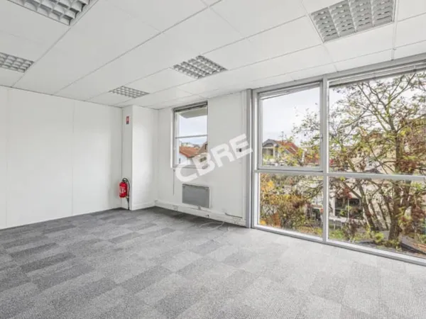 Bureaux 268 m²