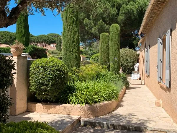 Studio calme proche St Tropez