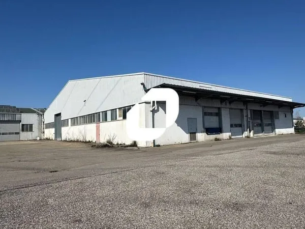 Local d'activité 3435 m²