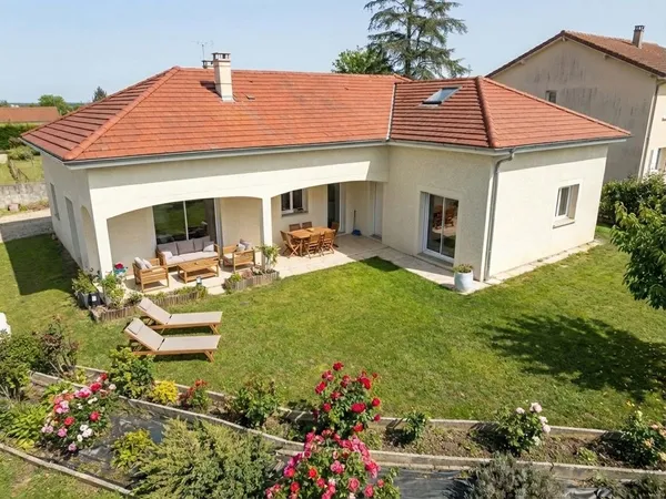 Villa Contemporaine d'Exception (2015) ? 210m² Hab. ? Vue Pa