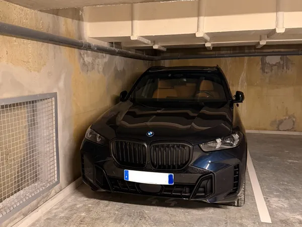 Loue parking 13m² Tours, Christ Roi
