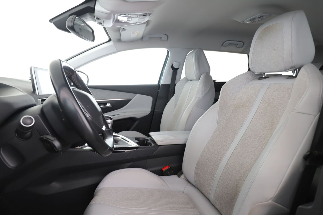 Peugeot 5008 1.2 PureTech Allure — photo 9
