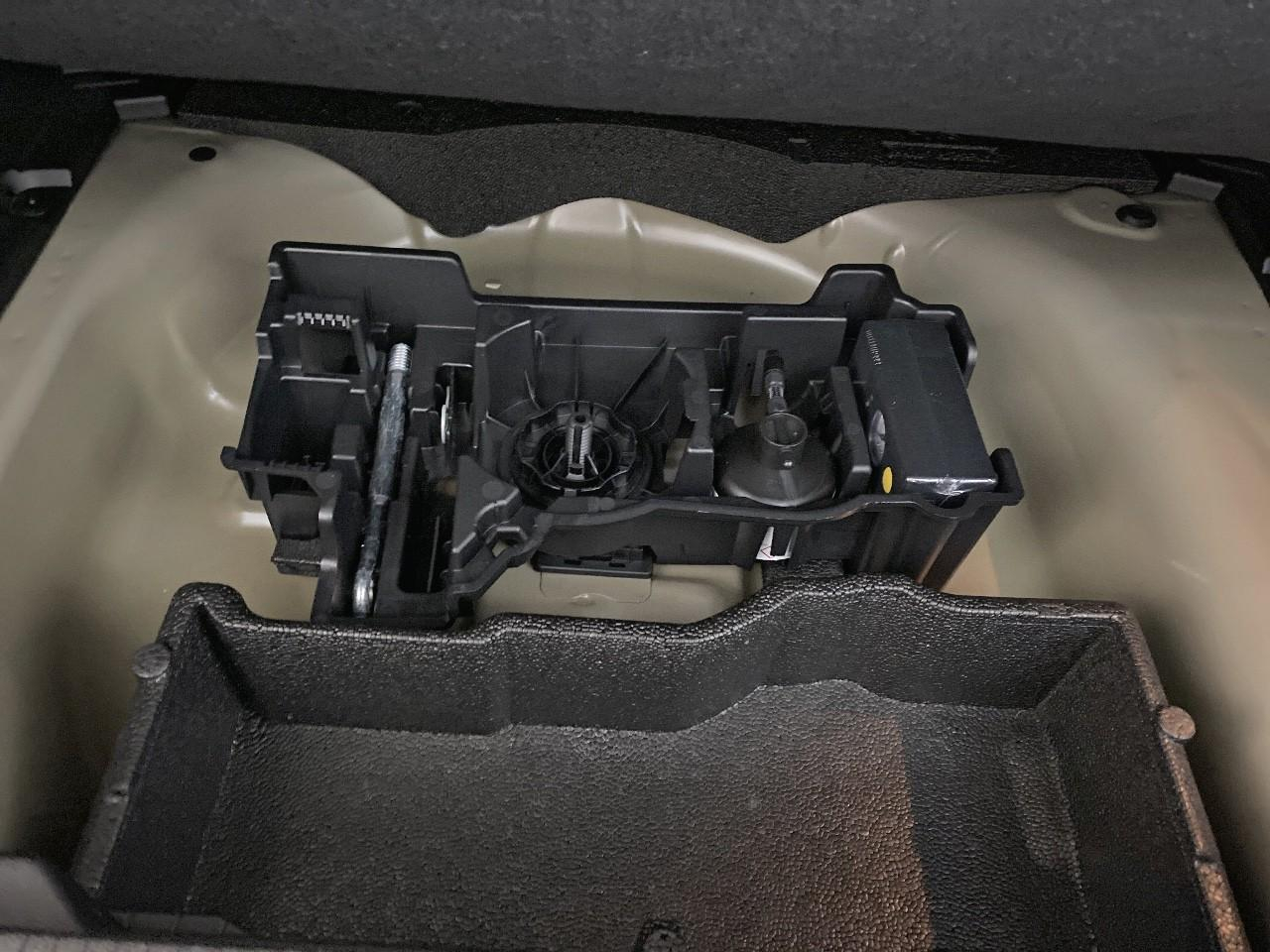 Peugeot 2008 hybrid 145 ch e-dcs6 allure — photo 16