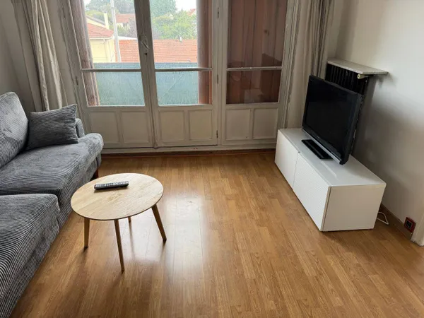 Appartement 4 pièces 11 m²