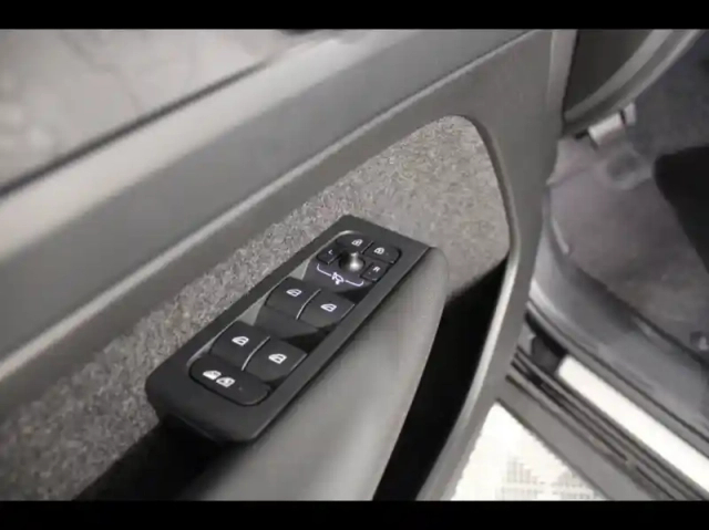 Volvo C40 recharge extended range 252ch plus — photo 24
