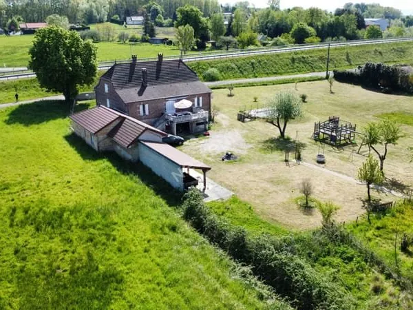 Maison située au sud de louhans proche des commodités, à 10 min de l'autoroute et à 8 min de ses 157