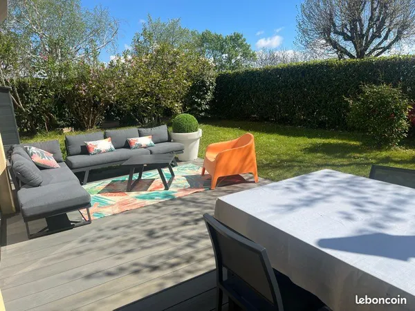Loue appart meublé refait à neuf en 2023 avec jardin privatif, garage, cellier