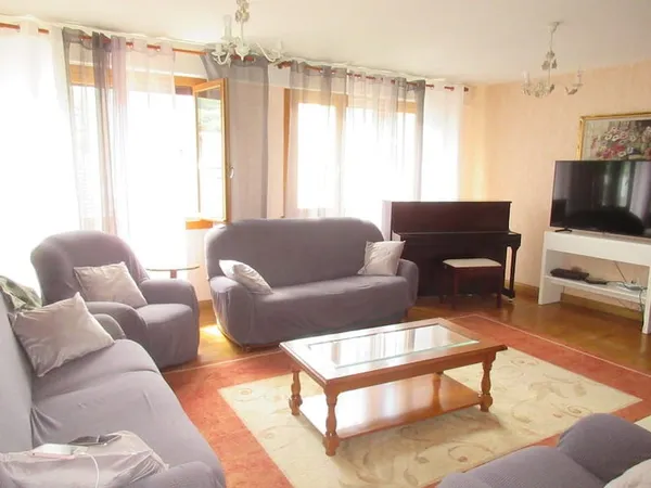 SAINT MICHEL DE MAURIENNE Appartement en Duplex spacieux 164m2 ( 222 m2 au sol )