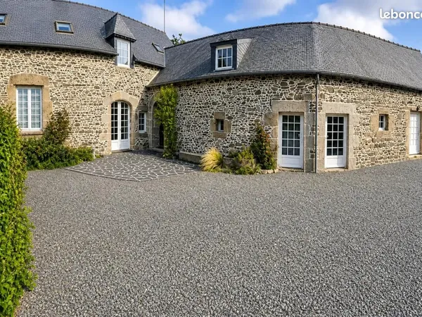 Longère 4 pièces 143 m²