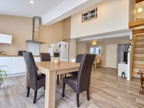 AGEN CENTRE - Immeuble à vendre de 2 appartements rénovés et local commercial idéalement situé en ce