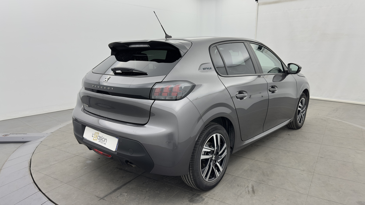 Peugeot 208 PureTech 100 S&amp;S EAT8 — photo 5