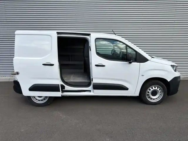 Peugeot Partner 1.5l 100ch asphalt standard 10 — photo 9
