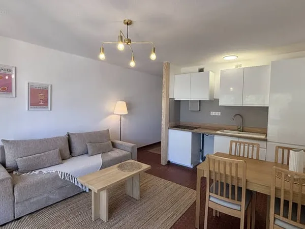 Achat saint cyprien plage/ port - appartement t2 renove de 47m2 avec place de parking