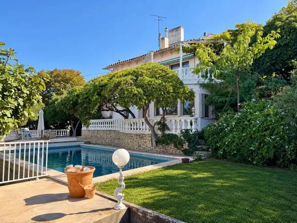 MARSEILLE 7e - ROUCAS BLANC - MAISON AVEC VUE MER, PISCINE ET GARAGE
