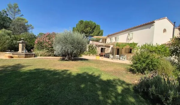 Maison 10 pièces 180 m²