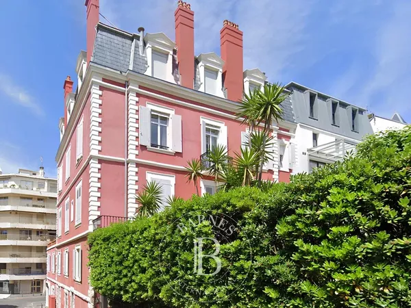 BIARRITZ COEUR DE VILLE, GRAND APPARTEMENT AVEC GARAGE