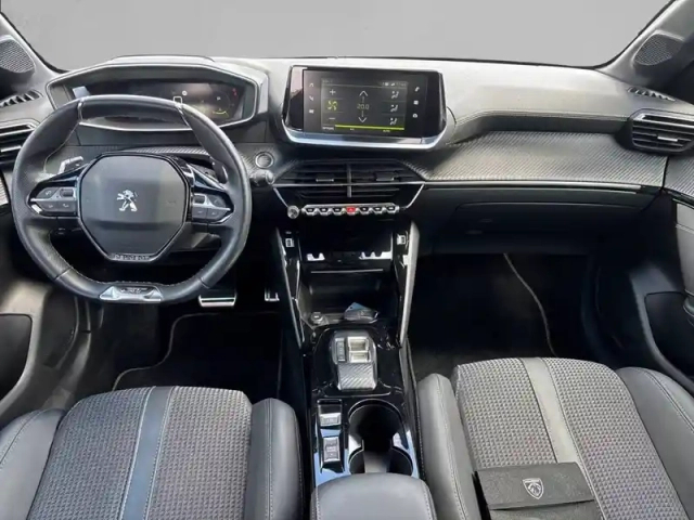 Peugeot 208 puretech 100 s&amp;s eat8 — photo 8