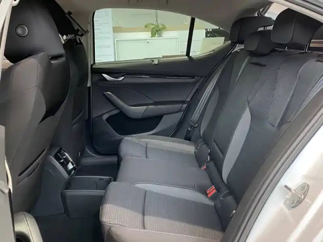 Skoda Octavia 2.0 tdi 150 ch dsg7 — photo 8