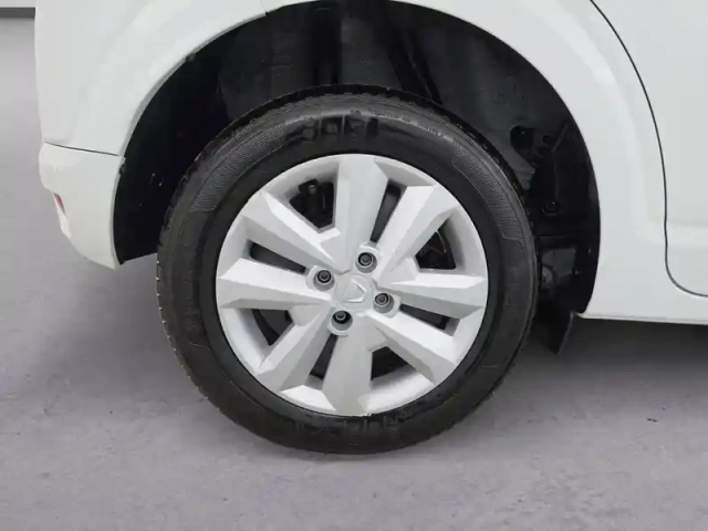 Dacia Sandero sce 65 — photo 81