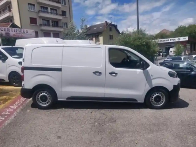 Fiat Scudo fg m 2.2 diesel 150ch pack premium connect — photo 4
