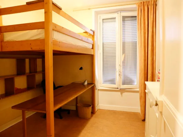Sous-loue chambre dans appartement