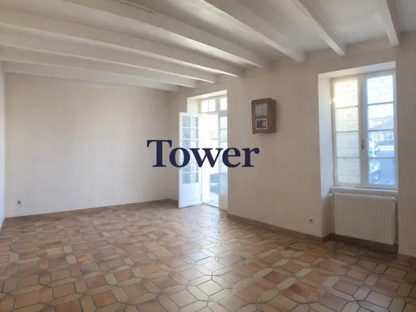 MATHA 17160 - Maison 4 pièces de 110 m2 sur un terrain de 250 m2 .