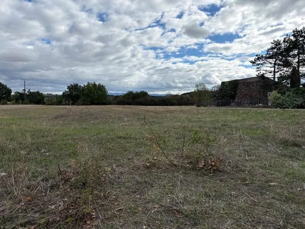 Terrain 987 m²