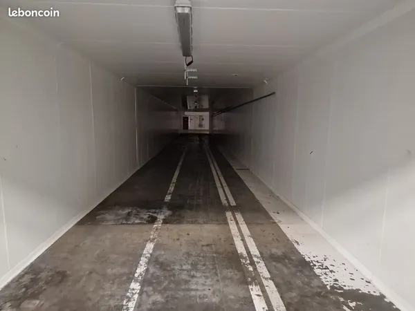 Local de 60 a 200m2 a louer