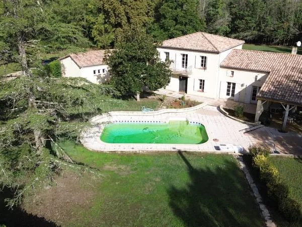 Maison de 6 chambres avec de beaux volumes