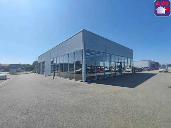 Local commercial 411 m²