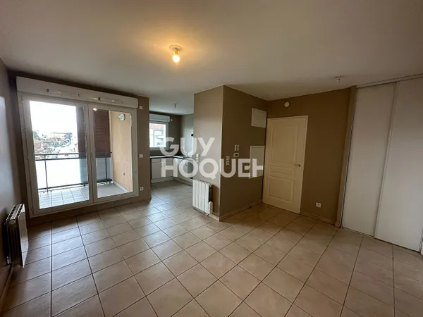 LOCATION d'un appartement 2 pièces (42 m²) à DECINES CHARPIEU
