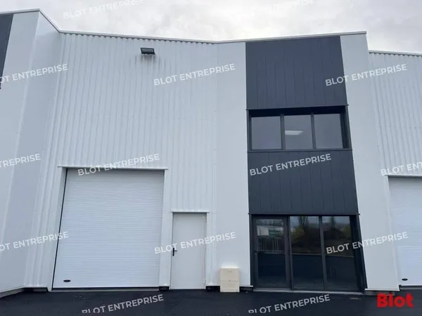 Entrepôt 193 m²