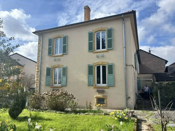 WOIPPY Maison individuelle 131 m2 3 chambres jardin