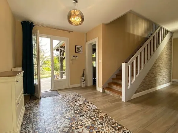 Maison 7 pièces 215 m²