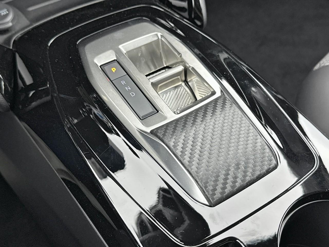 Peugeot 2008 hybrid 110 e-dcs6 allure — photo 29