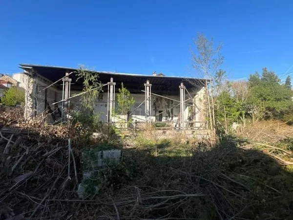 Terrain 320 m²