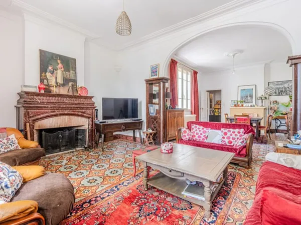 Maison 4 pièces 222 m²